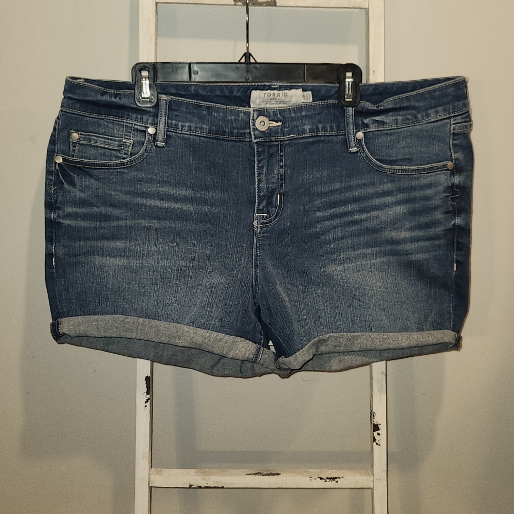 Torrid Denium Short Size 20